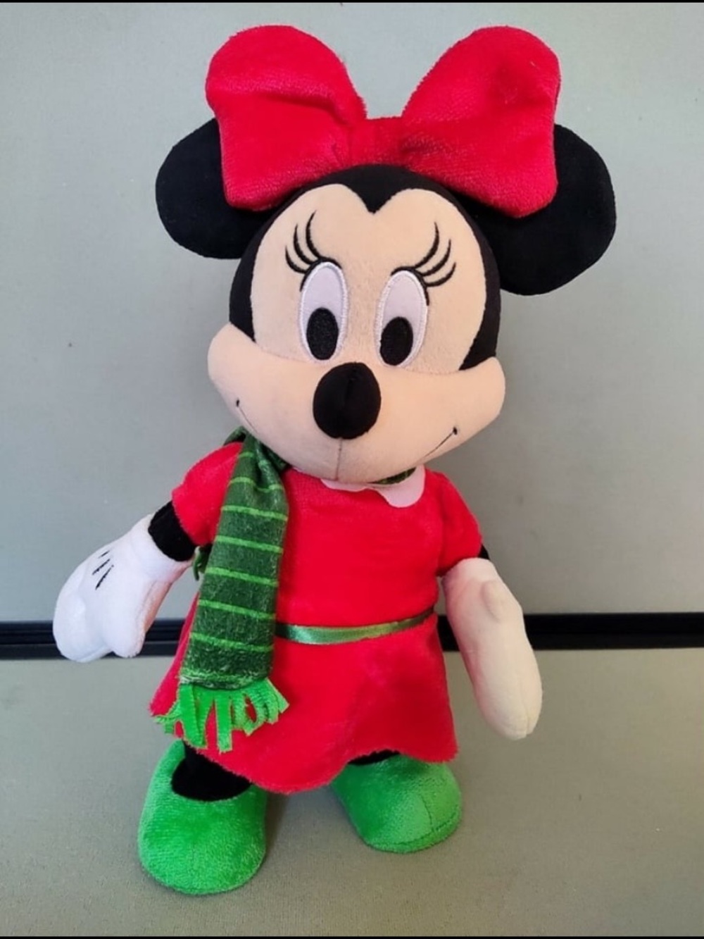Disney Animated Dancing Musical Christmas Jingle Bell Minnie Mouse Plush.